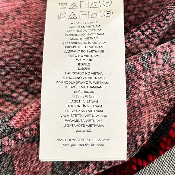 Michael Kors Red Crimson Snakeskin Keyhole Chain Tie Neck Halter Top SM/Med NWT - Picture 12 of 15